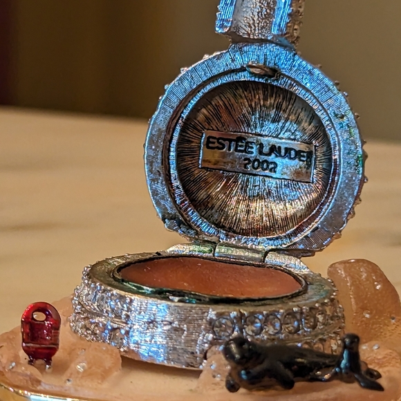 Estee Lauder Frosted Igloo with Pleasures Perfume inside - Picture 3 of 3